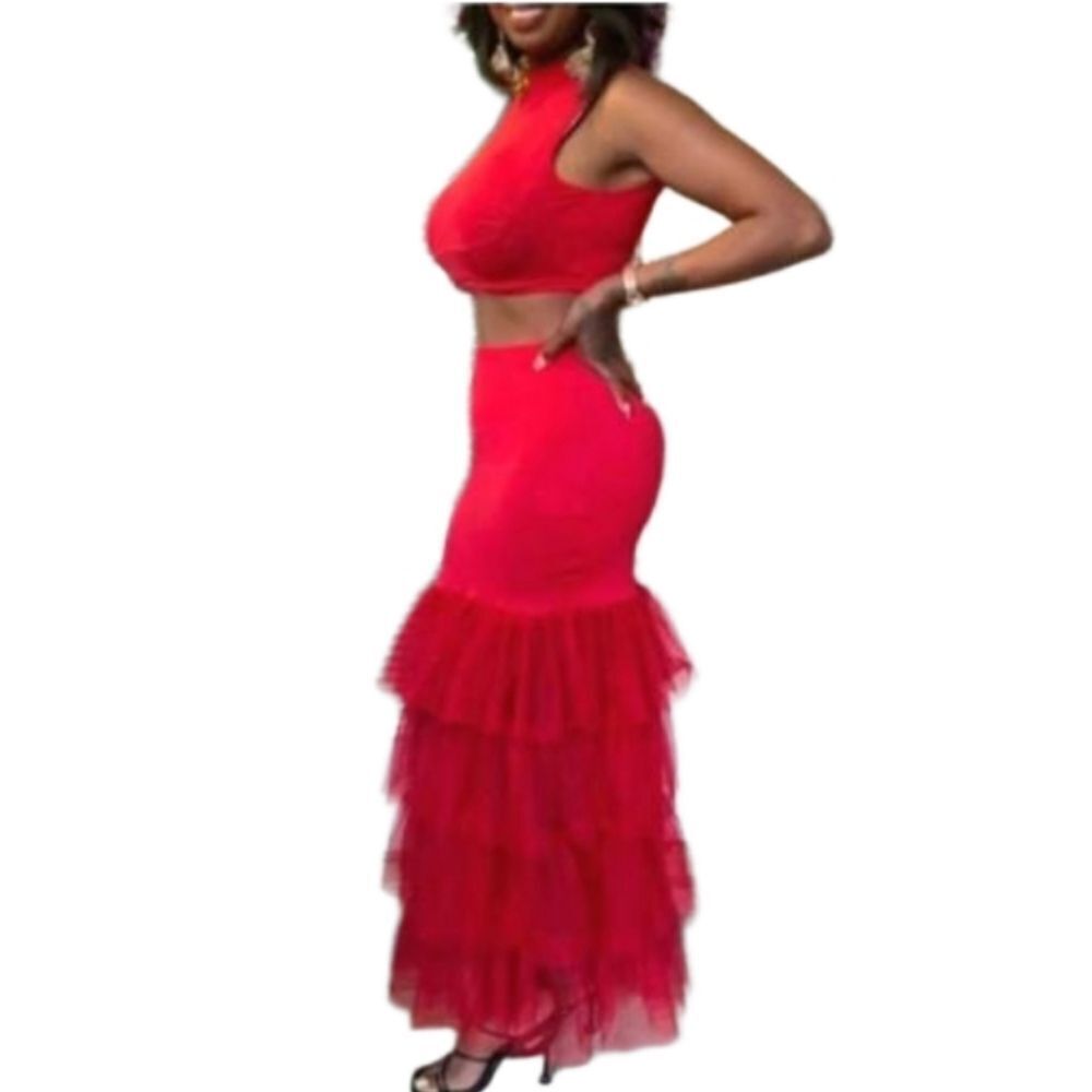 Ladies Beautiful ruffled hem two piece skirt set sz Large